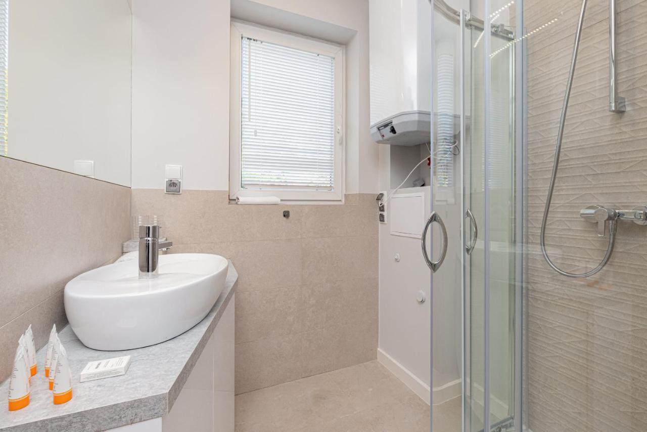 Gdanska Two-Bedroom Apartment Brzezno Beach By Noclegi Renters ภายนอก รูปภาพ